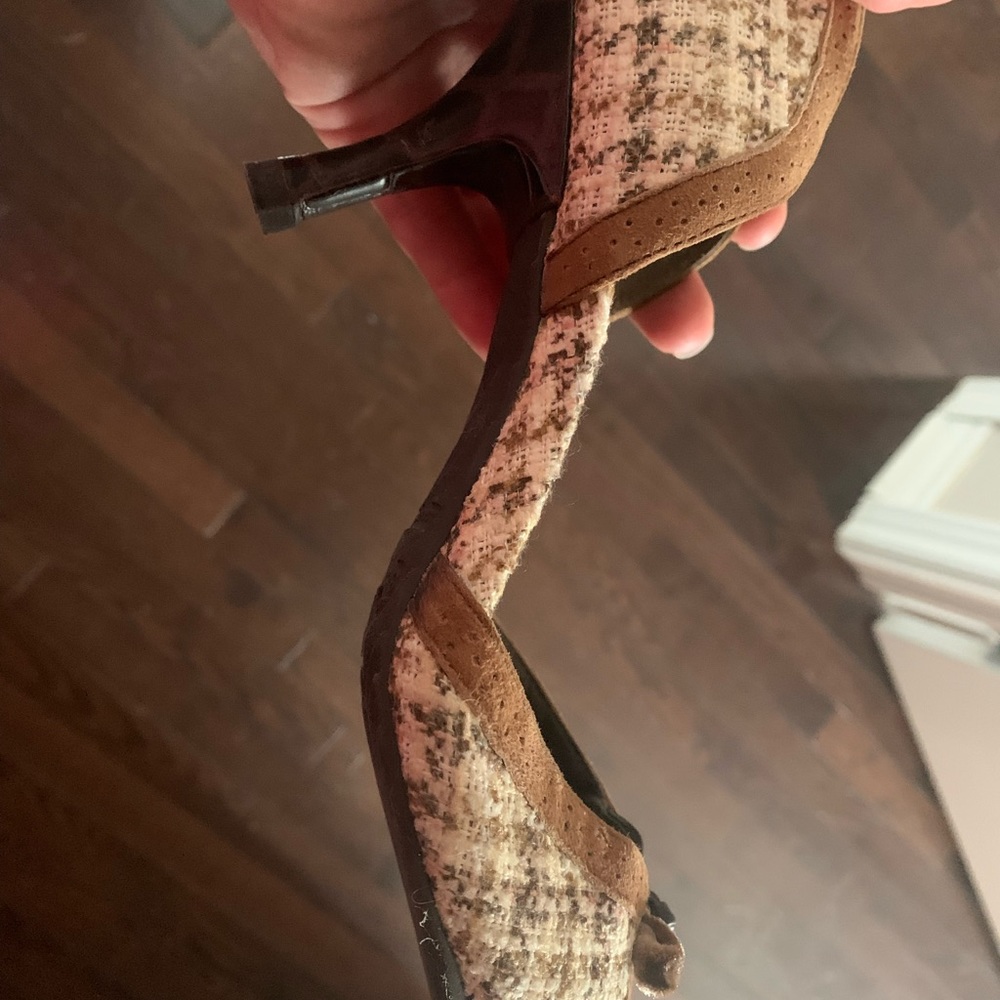 Heels - Picture 3 of 3
